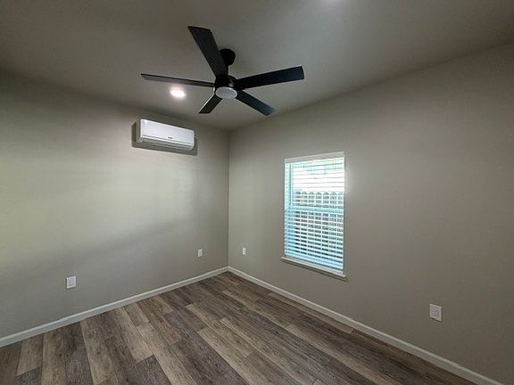 5th image of 1517 Schulenberg Ave