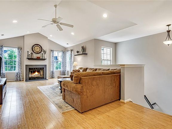 4th image of 212 Vasser Dr