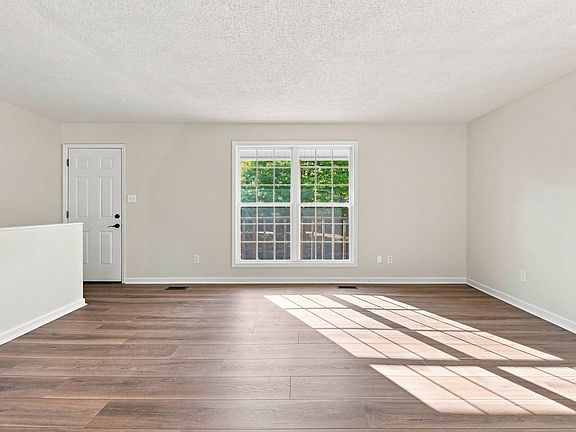 5th image of 2221 Spring Meadow Ln SE