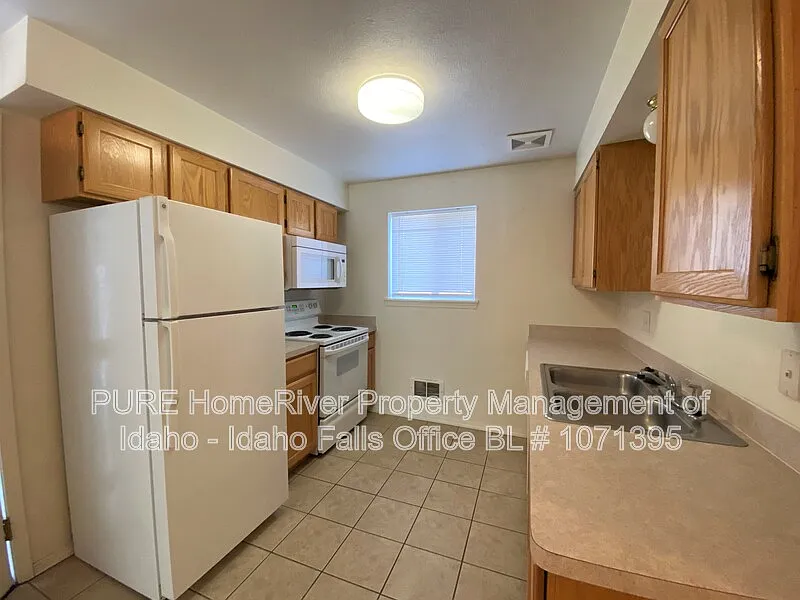 3 bed, 2.0 bath, 850 sqft, $1,150 — Photo 3