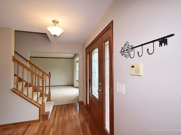 5th image of 611 Doral Ln