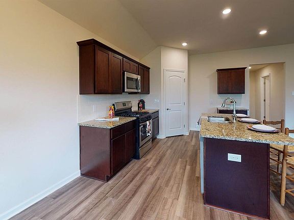 5th image of 124 Tortola Ln
