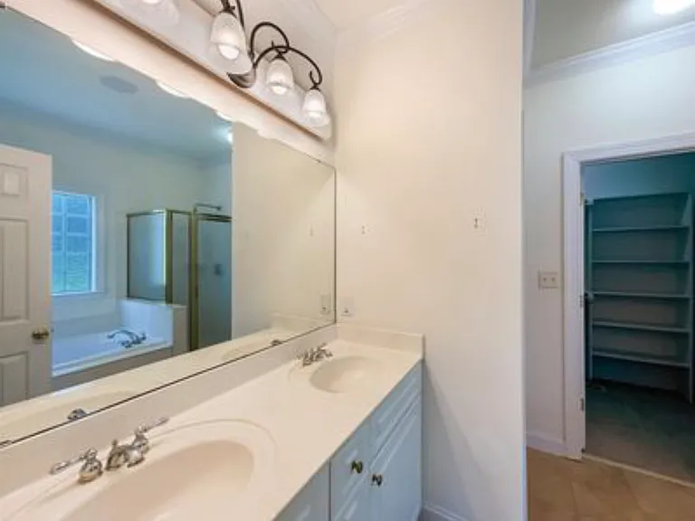 221 Black Forest Dr — Photo 5