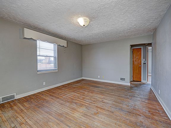 4th image of 315 S Webster Ave