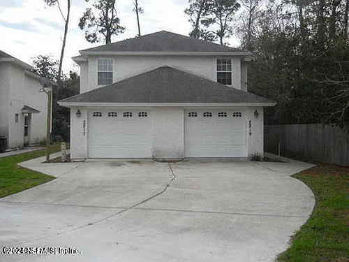 2219 Rosewood Dr Photo 1