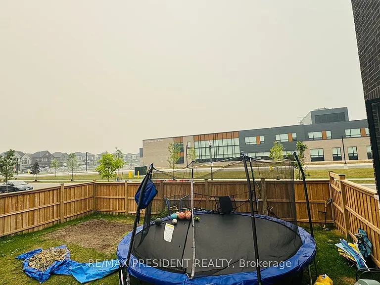 93 Mackay Dr — Photo 20