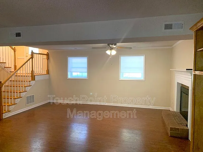 1114 Glenshannon Rd — Photo 8