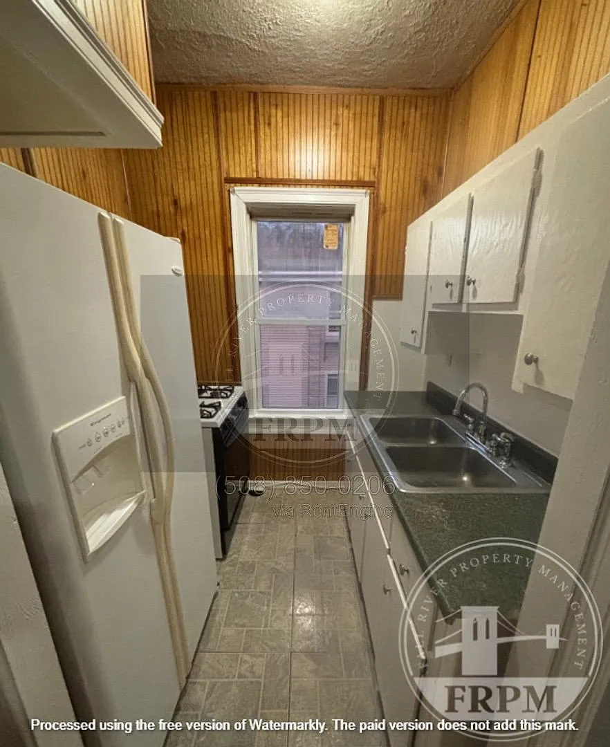 3 bed, 1.0 bath, $1,500 — Photo 1