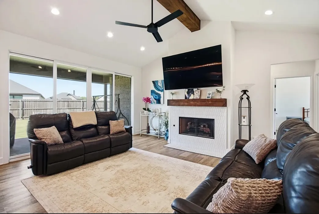4 bed, 2000 sqft, $7,500 — Photo 3