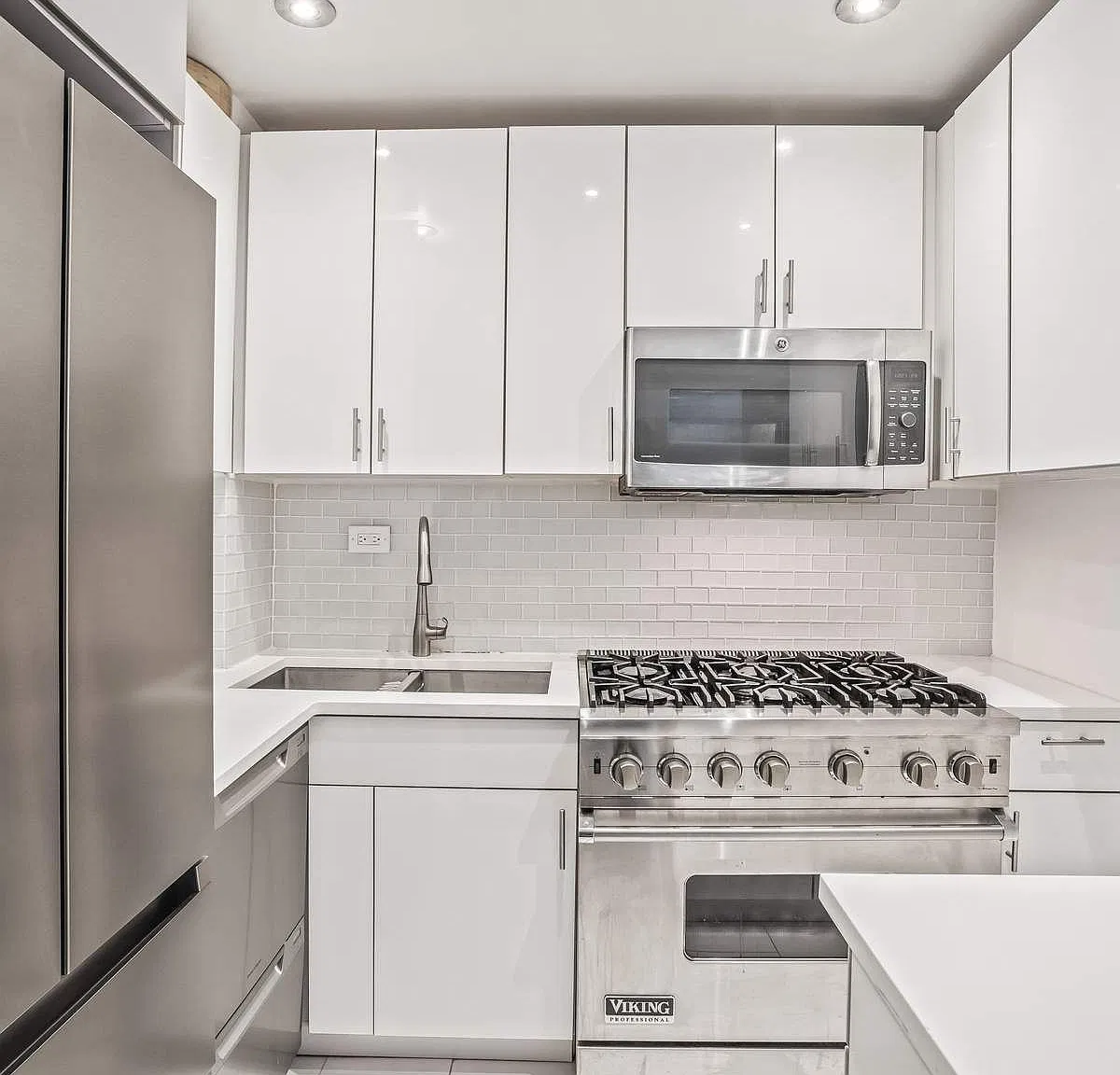 420 East 64th Street — Photo 4