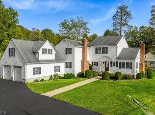 32 Parker Rd, Chester, NJ 07930