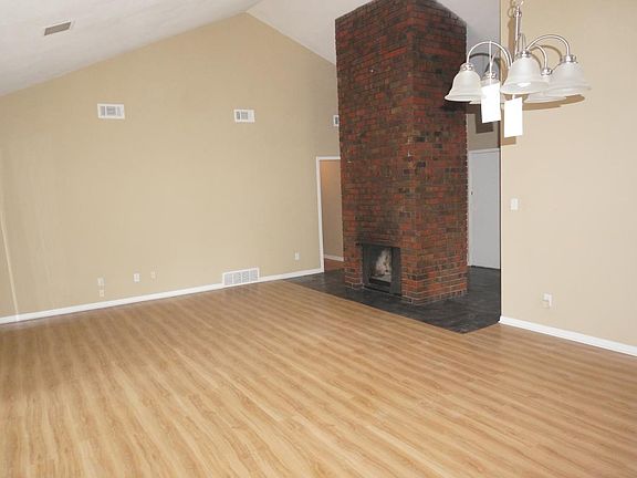 5th image of 5923 Pebble Beach Ave