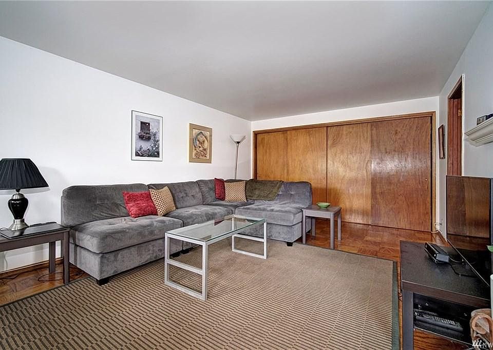 Living room (photo #3)