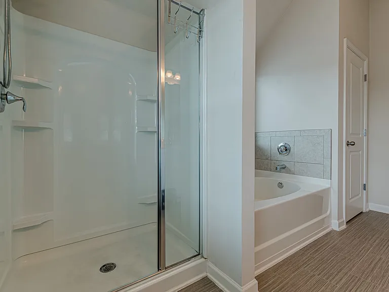 4055 Ethans Cove Dr — Photo 32