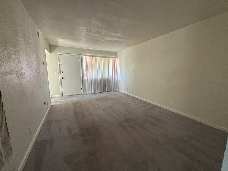 1200 Edsel Dr #4 — Photo 6