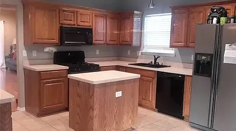 4 bed, 2.5 bath, 2496 sqft, $3,150 — Photo 4