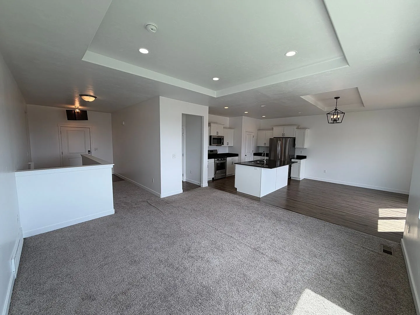 8285 N Lakeshore Drive — Photo 3