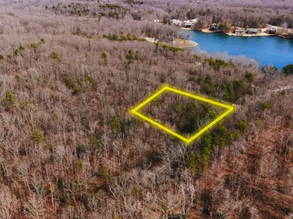 443 Marmaduke Dr, Crossville, TN 38558