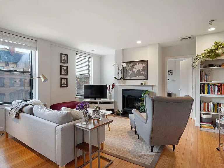 1661 Washington St #401 — Photo 8