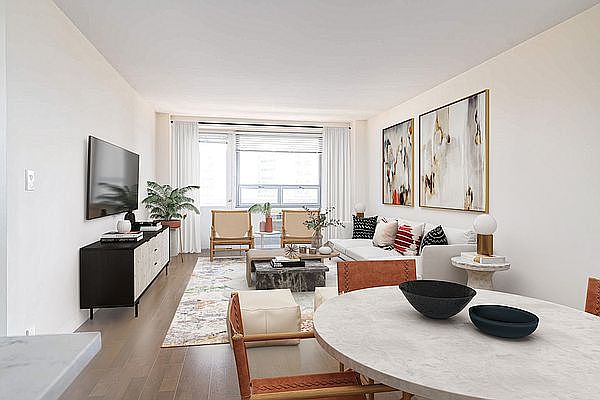 1st image of 10420 Queens Blvd APT 17L