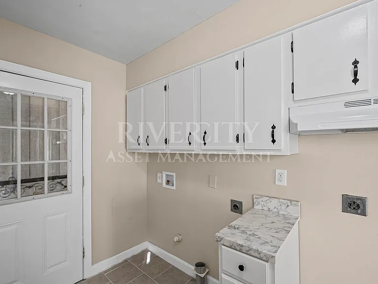 1290 Dellwood Ave — Photo 10