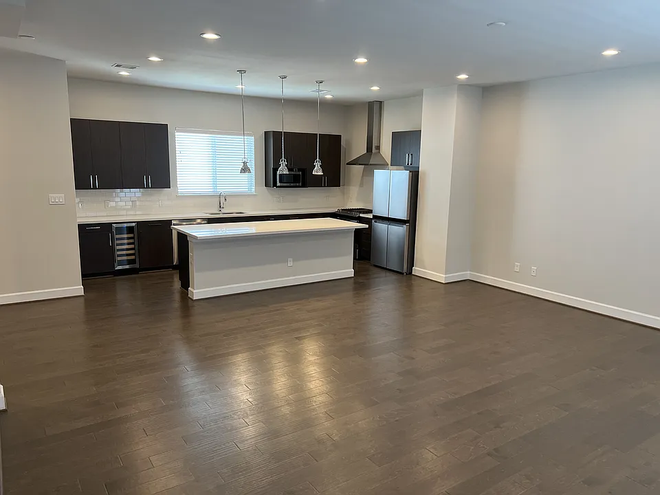 1503 Elgin St