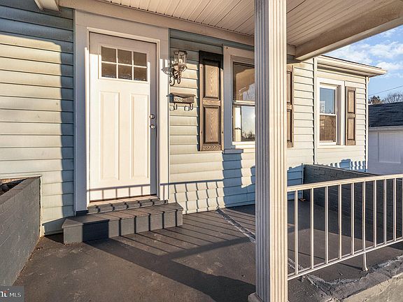 5th image of 3026 Penbrook Ave