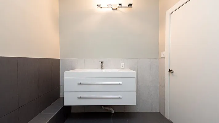 Rented by Nooklyn NYC LLC | media 116