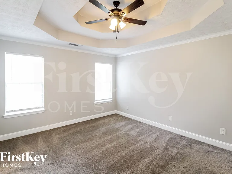 1005 Carrick Ct — Photo 9