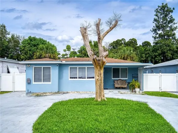 644 SW 7th Ct, Hallandale Beach, FL 33009