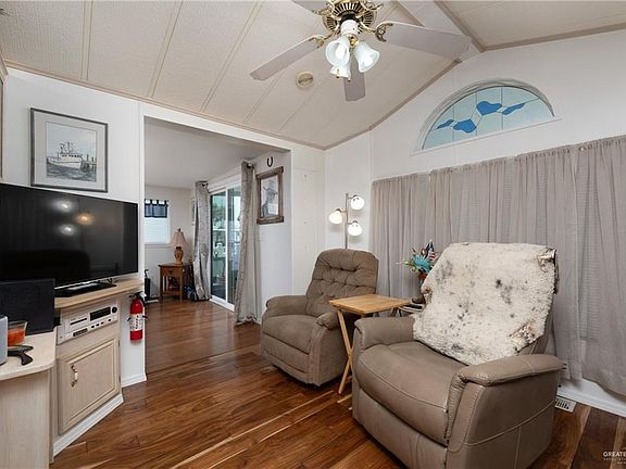 4th image of 459 W Clam Cir
