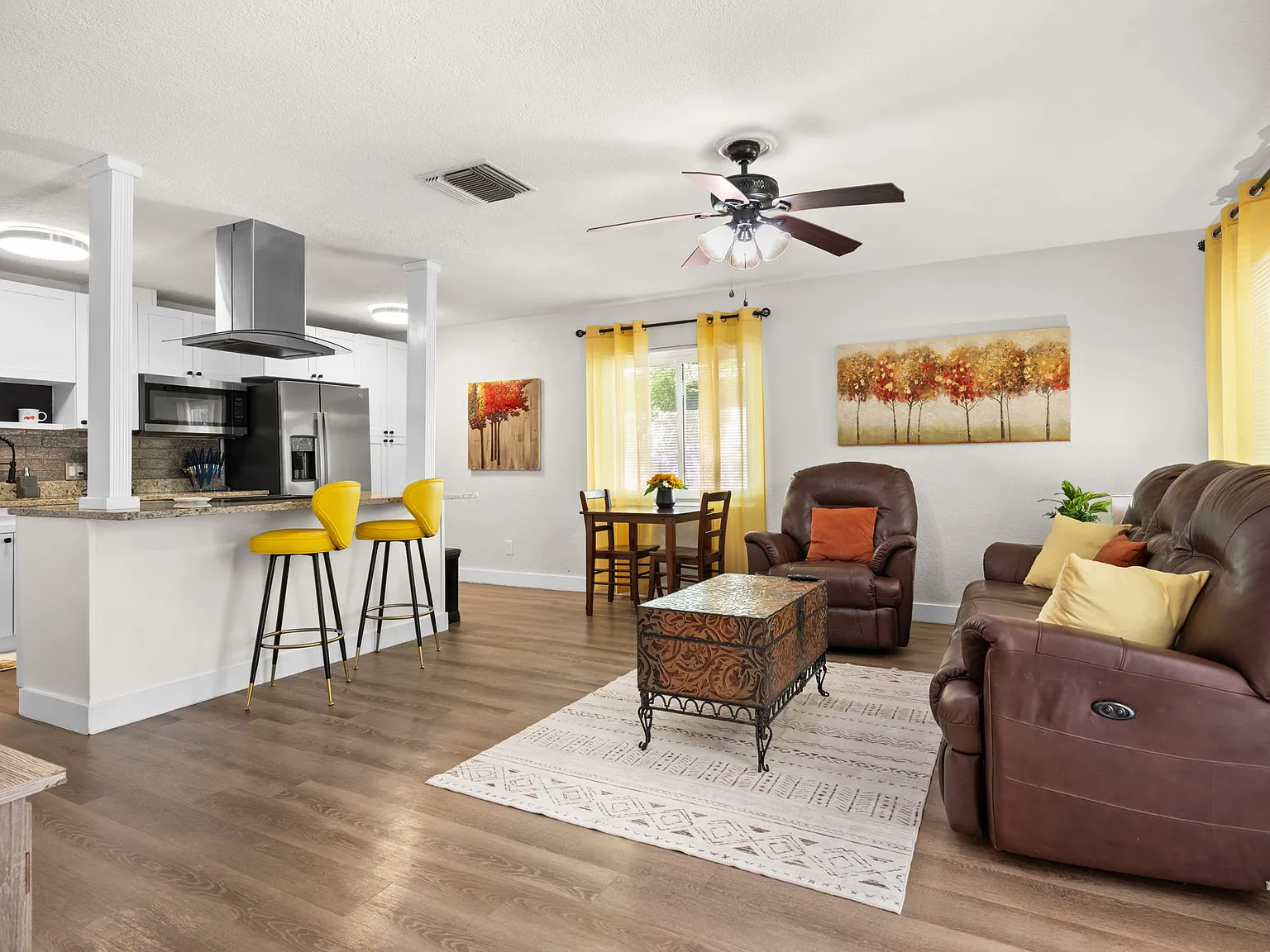 3 bed, 1048 sqft, $2,650 — Photo 3
