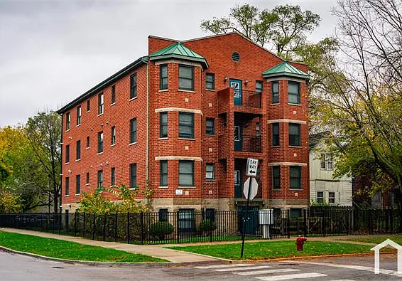 3 bed, $2,249 — Photo 1
