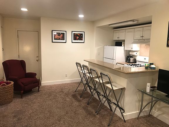 5th image of 152 Shrader St