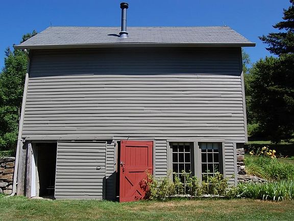 5th Art Studio potting shed exterior