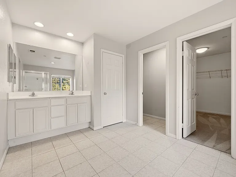 1728 Edmon Way — Photo 20