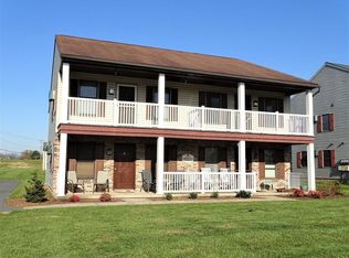 4 Cardinal Dr APT 12, Stevens, PA 17578