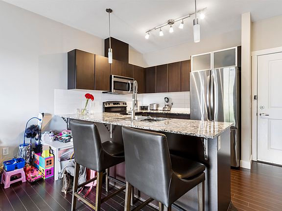 5th image of 9655 King George Blvd #407