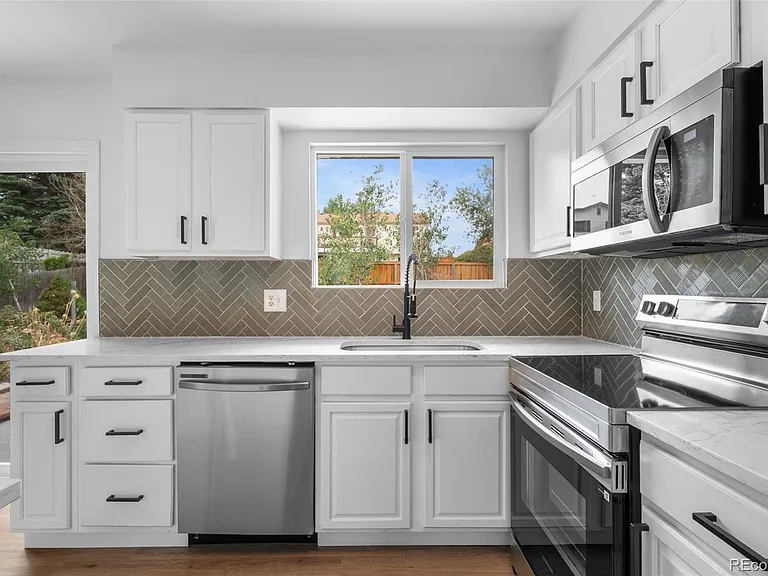 15974 E Baltic Pl — Photo 9