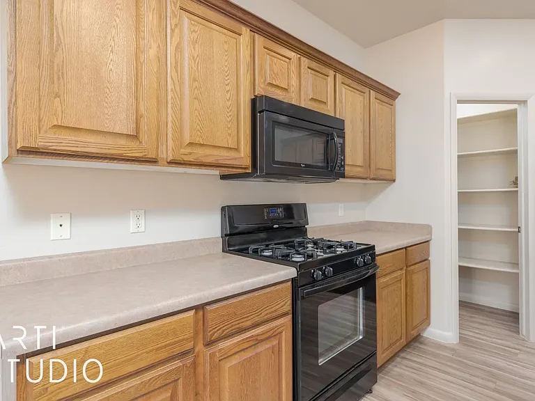140 S 1250 W — Photo 17