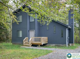 9670 Stony Hollow Dr, Tobyhanna, PA 18466