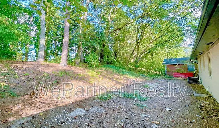 2744 Fairlane Dr SE — Photo 17