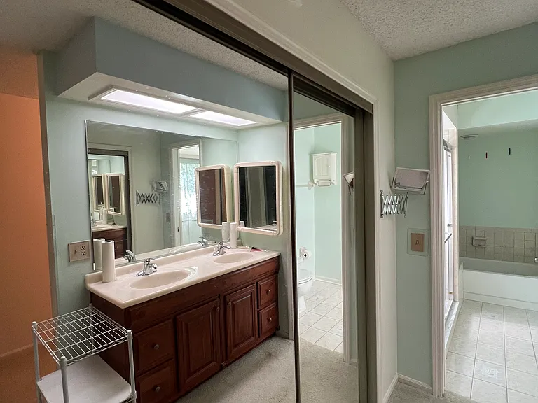10440 Tara Dr — Photo 4