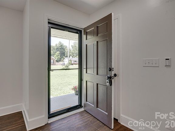 2nd image of 5731 Brookhaven Rd