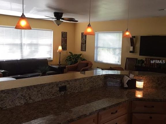 4th image of 504 Teakwood Dr