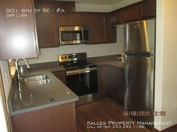 3rd image of 901 8th St SE #A