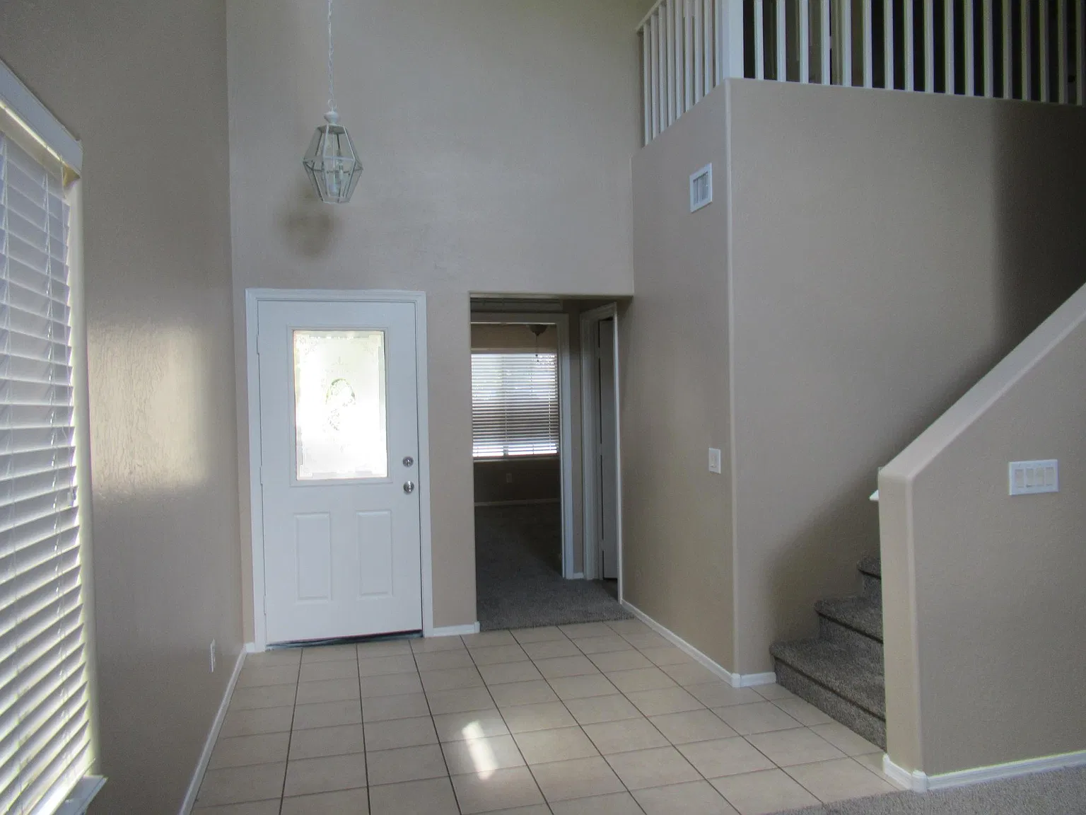 4 bed, 2049 sqft, $1,825 — Photo 2