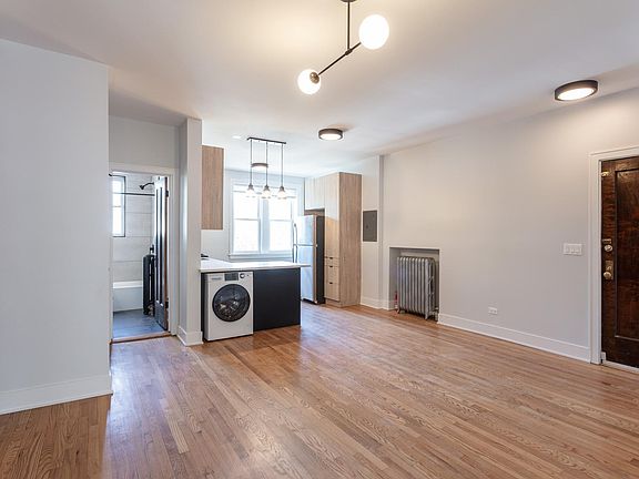 5th image of 4007 N Lowell Ave APT 1E