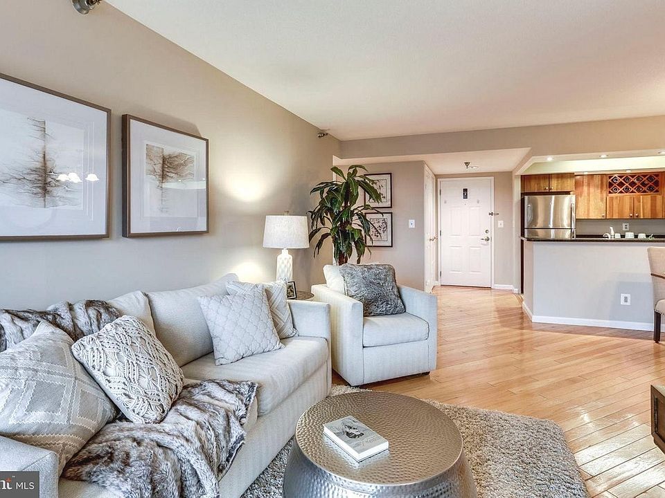 1st image of 2400 Clarendon Blvd