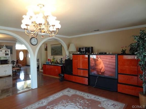 5th image of 470 Ladera St